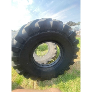 Kumho Re-Mould - Grader  tyre